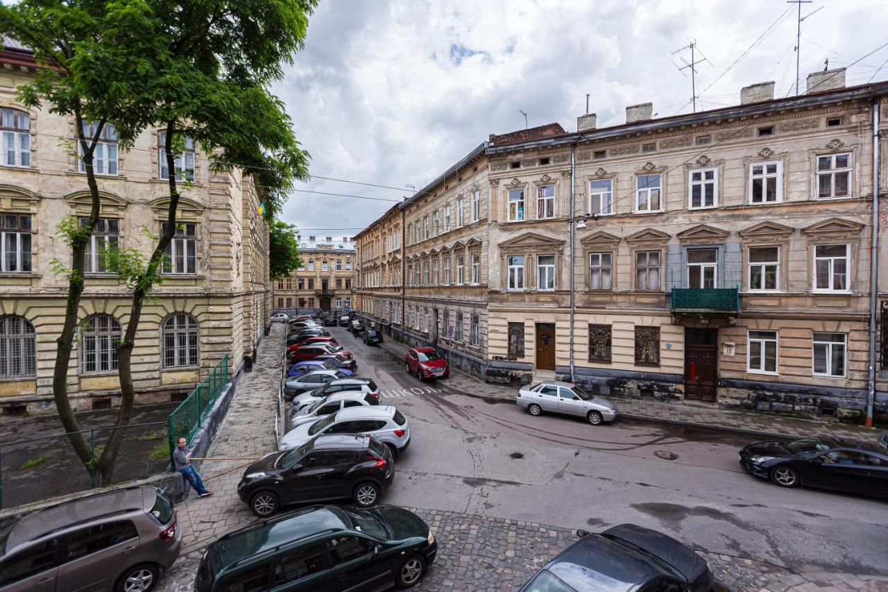 Сучасна Квартира По Вул Дарії Гусяк 9 Біля Краківського Lemberg Exterior foto